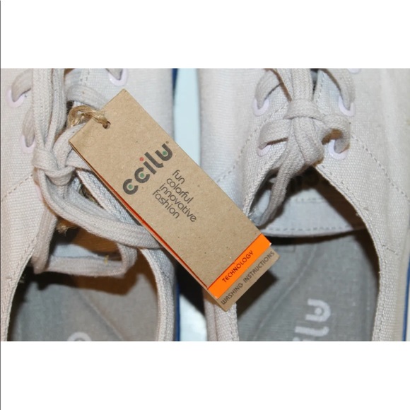 NWT CCIlU Men Super Light Weight Sneaker Men Gray Canvas W Blue Sole 13 Beach - Picture 11 of 12